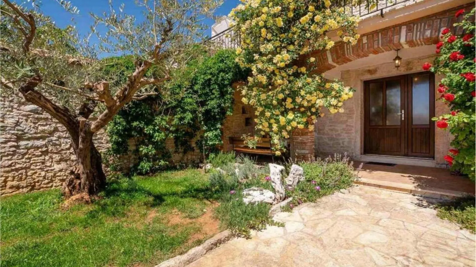 Casa Paola Mit Panoramameerblick Und Garten Kastelir Croatia